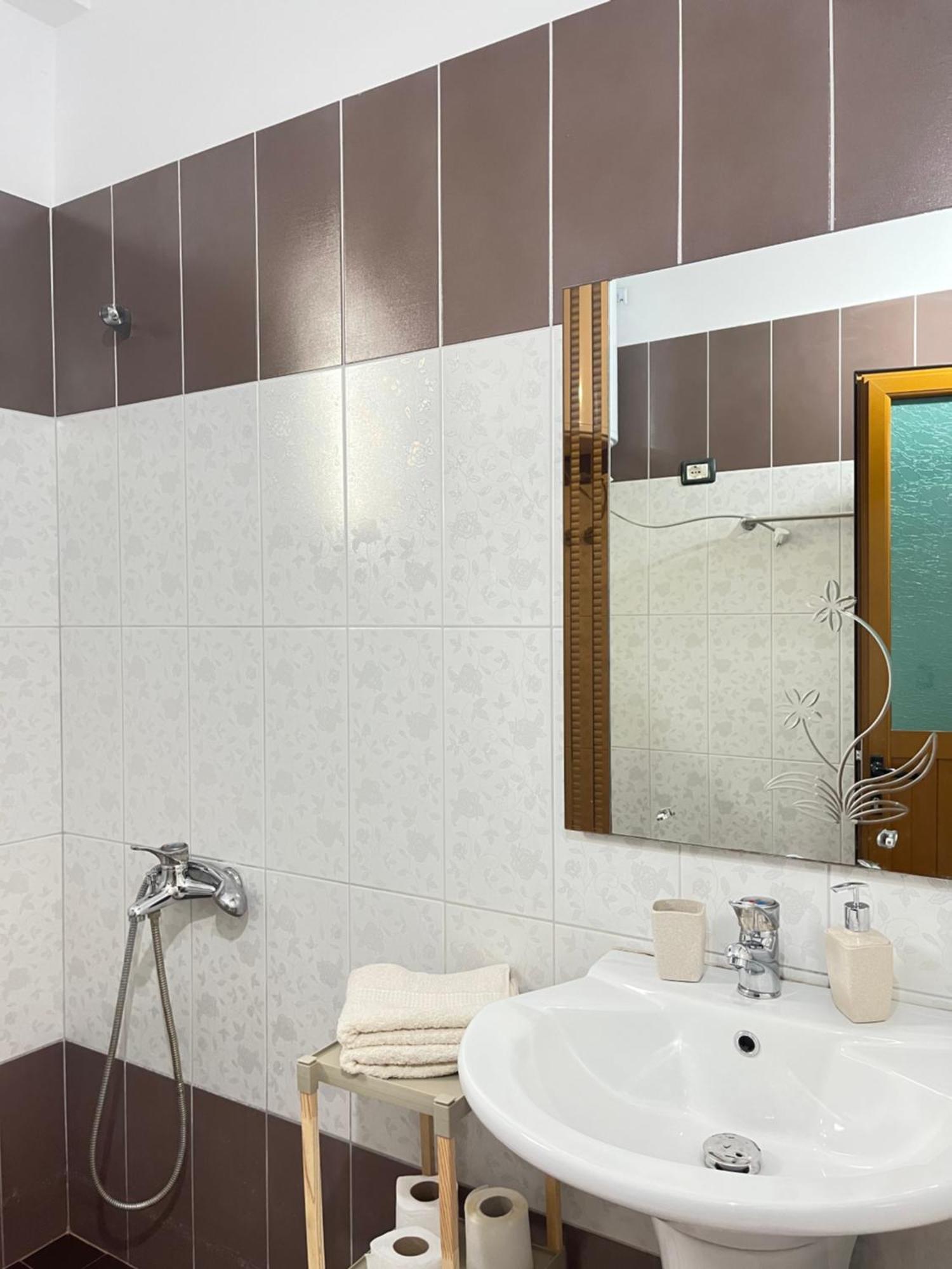 Blossom Apartments Vlorë エクステリア 写真