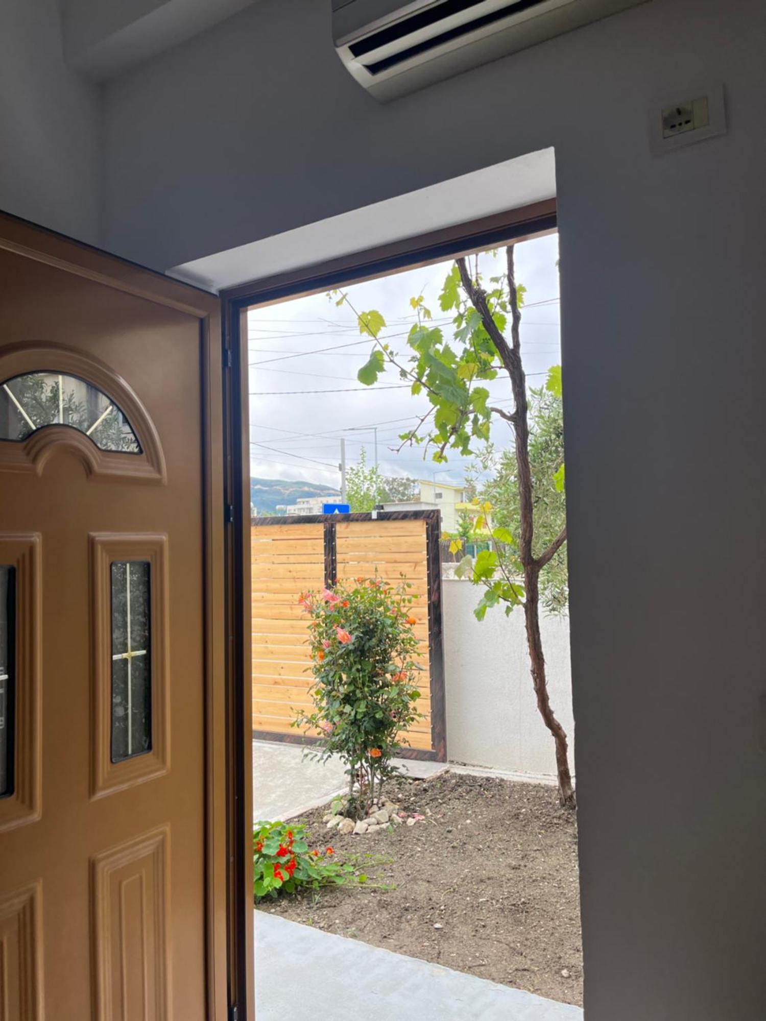 Blossom Apartments Vlorë エクステリア 写真
