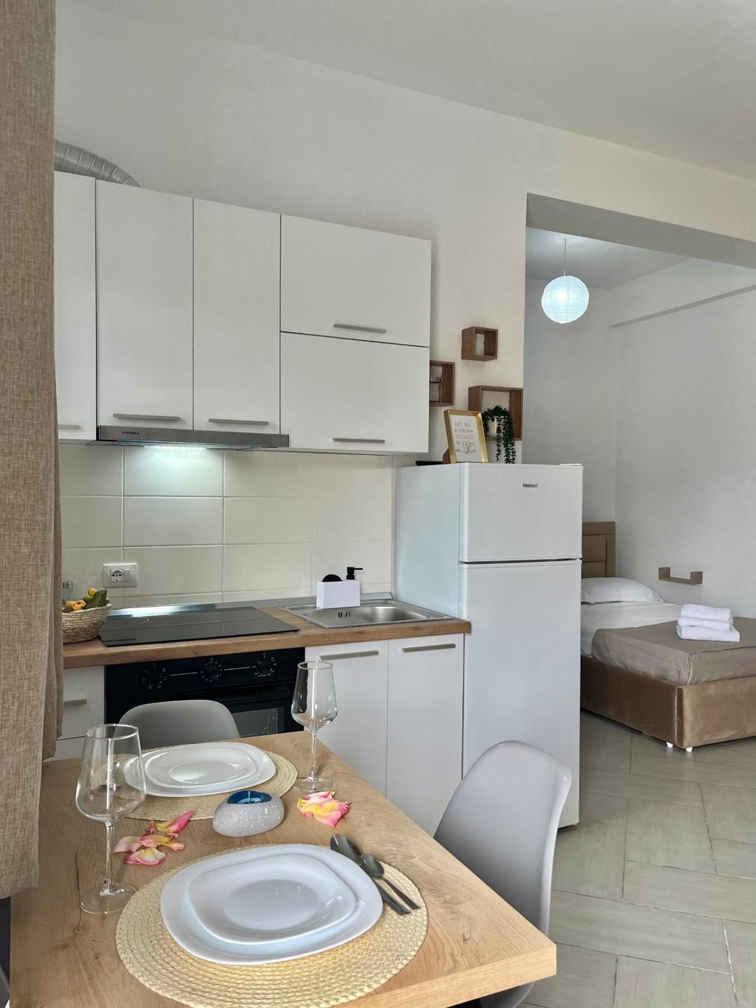 Blossom Apartments Vlorë エクステリア 写真